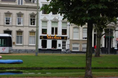 1095099_10201308613173904_997226256_n