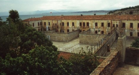 sinop-tarihi-cezaevi-fikir-bizim.jpg